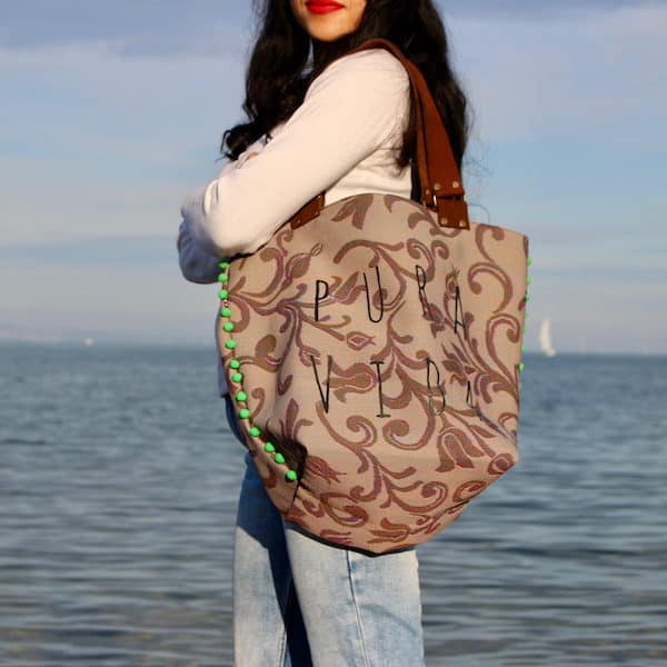 Shopper Tasche und Strandtasche Unikat bordeaux, handgemacht mit Rindsleder Riemen und einem Pura Vida Aufdruck